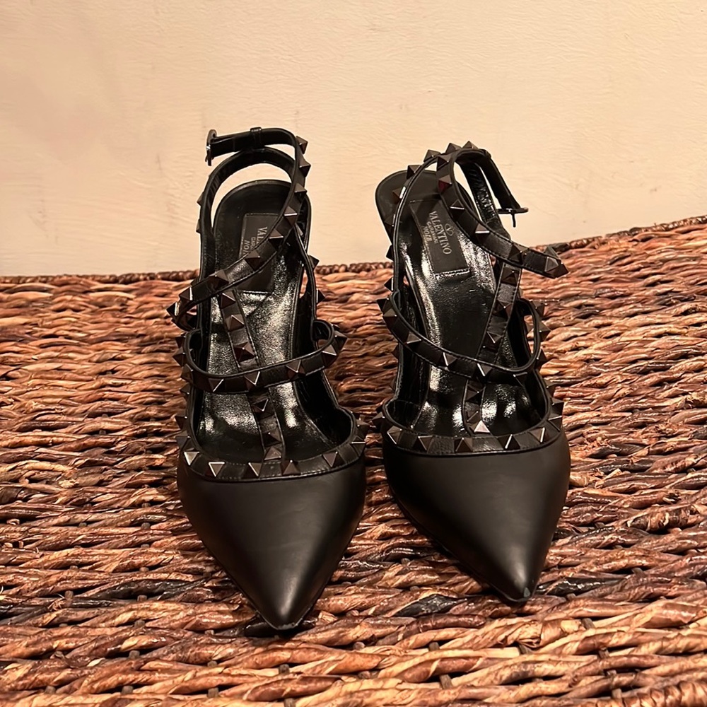 Valentino Garavani Rockstud Caged Pumps